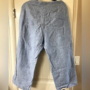 Size 16W, ankle crop, linen pants, chambray, back and front pockets,